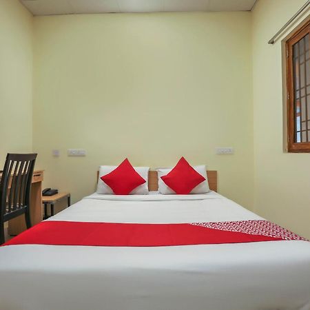 Hotel O Om Sakthi Hotel Пондичерри Экстерьер фото