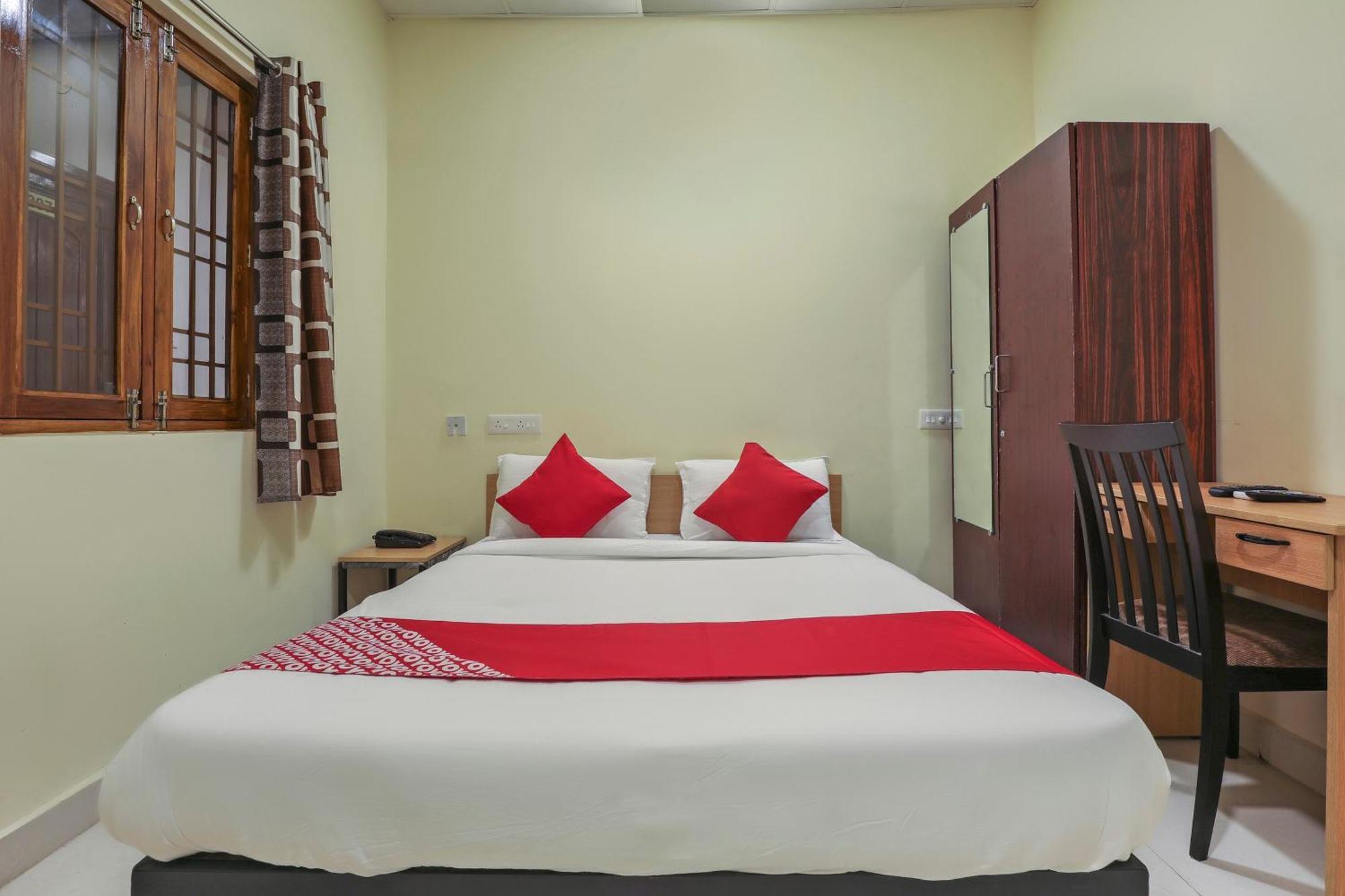 Hotel O Om Sakthi Hotel Пондичерри Экстерьер фото