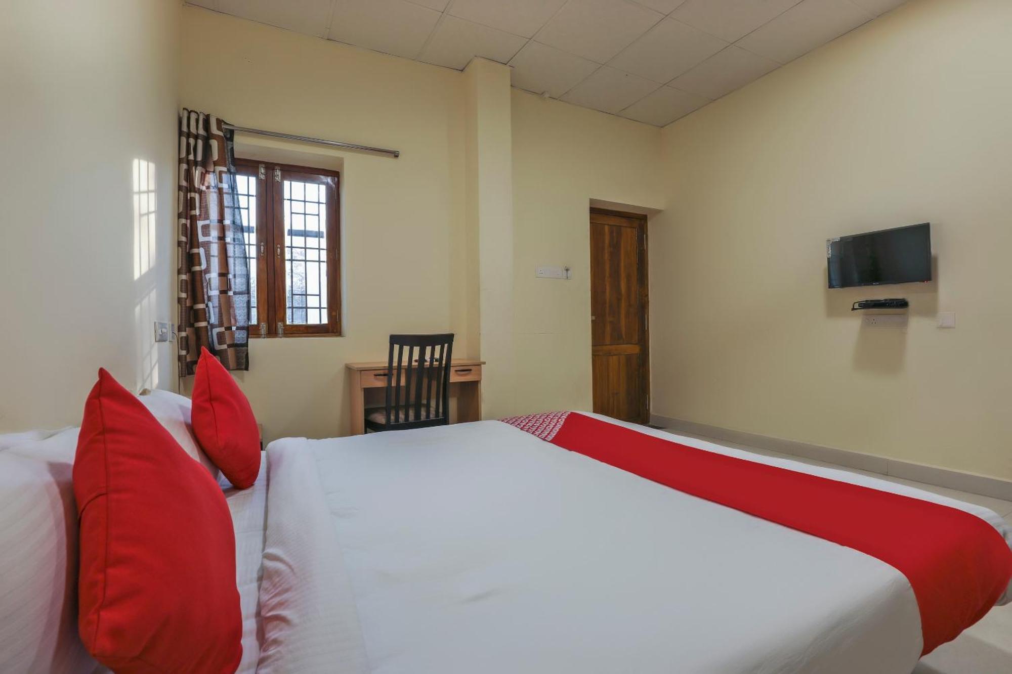Hotel O Om Sakthi Hotel Пондичерри Экстерьер фото