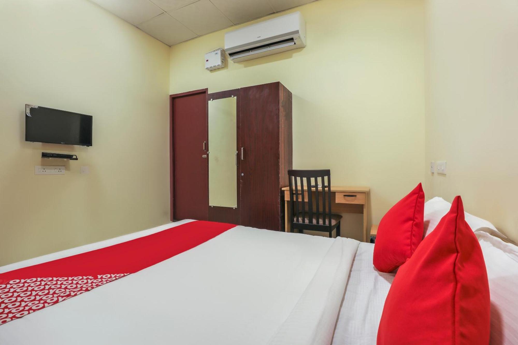 Hotel O Om Sakthi Hotel Пондичерри Экстерьер фото