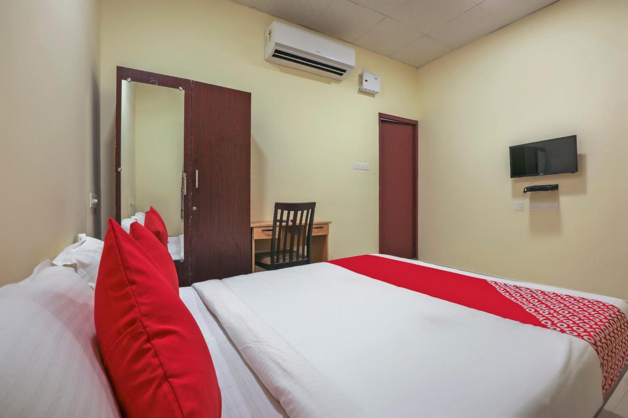 Hotel O Om Sakthi Hotel Пондичерри Экстерьер фото