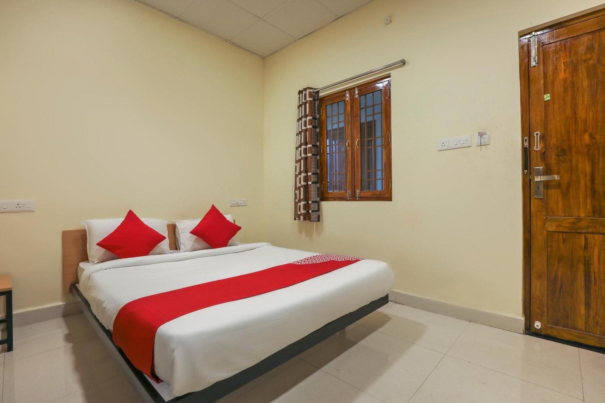 Hotel O Om Sakthi Hotel Пондичерри Экстерьер фото